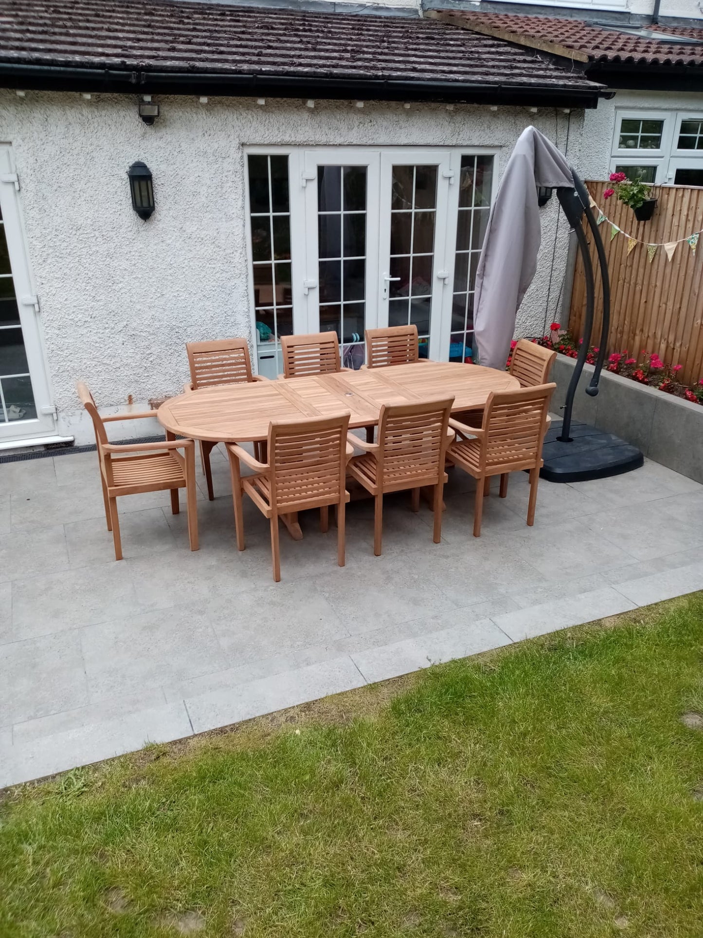 8 x Chairs with Oval Extending Table